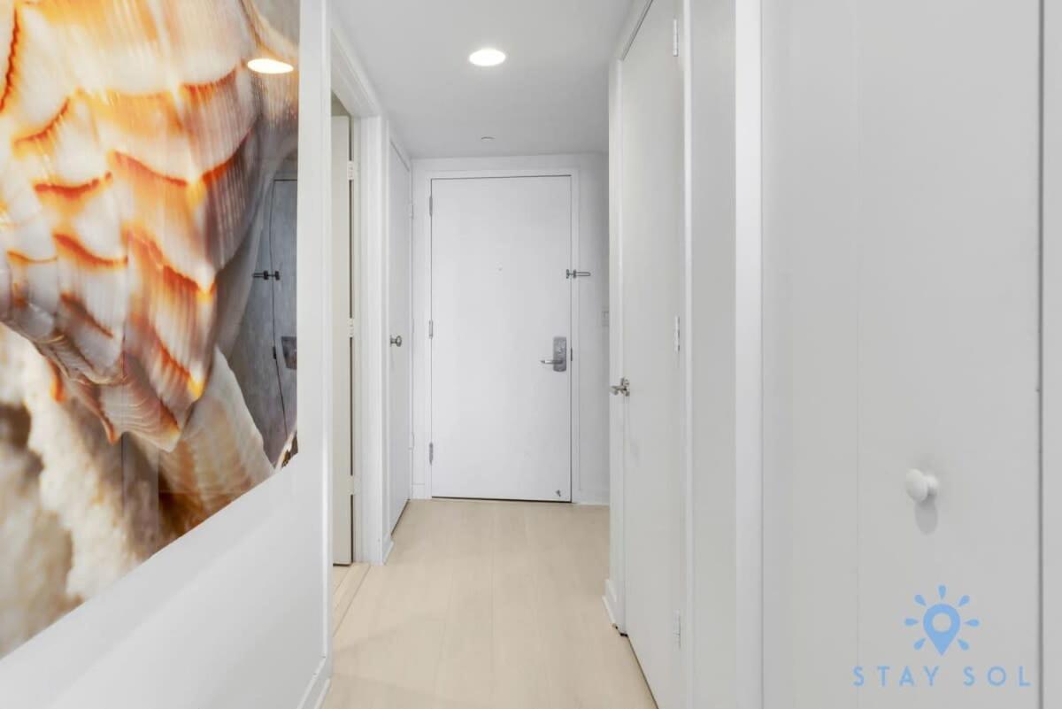 Balcony - Pool - Near Beach - Gym Plaja Hallandale Exterior foto