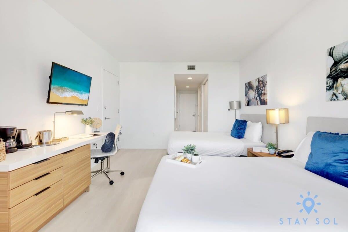 Balcony - Pool - Near Beach - Gym Plaja Hallandale Exterior foto