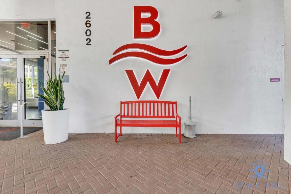 Balcony - Pool - Near Beach - Gym Plaja Hallandale Exterior foto