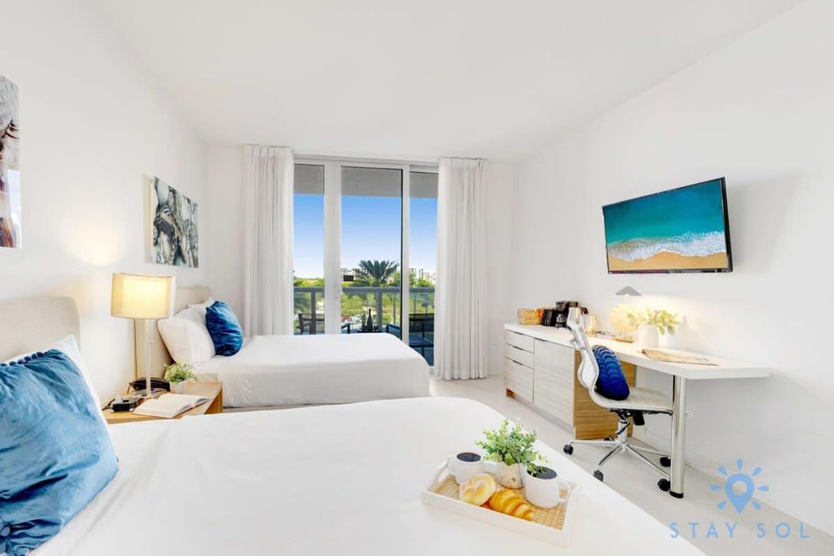 Balcony - Pool - Near Beach - Gym Plaja Hallandale Exterior foto