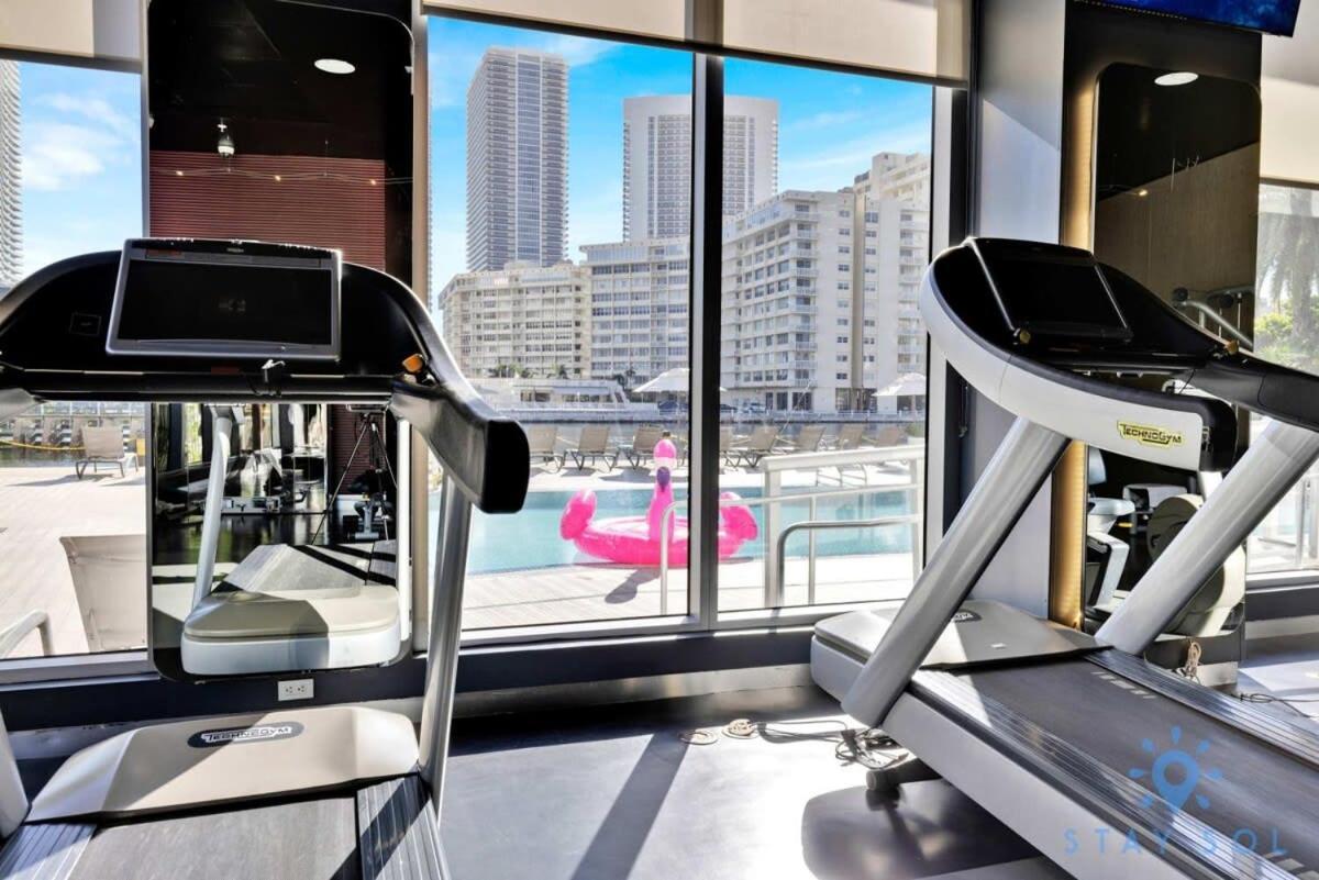 Balcony - Pool - Near Beach - Gym Plaja Hallandale Exterior foto