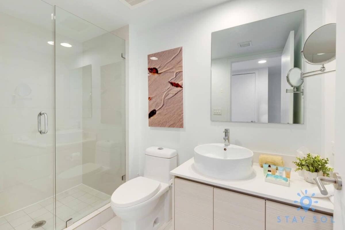 Balcony - Pool - Near Beach - Gym Plaja Hallandale Exterior foto